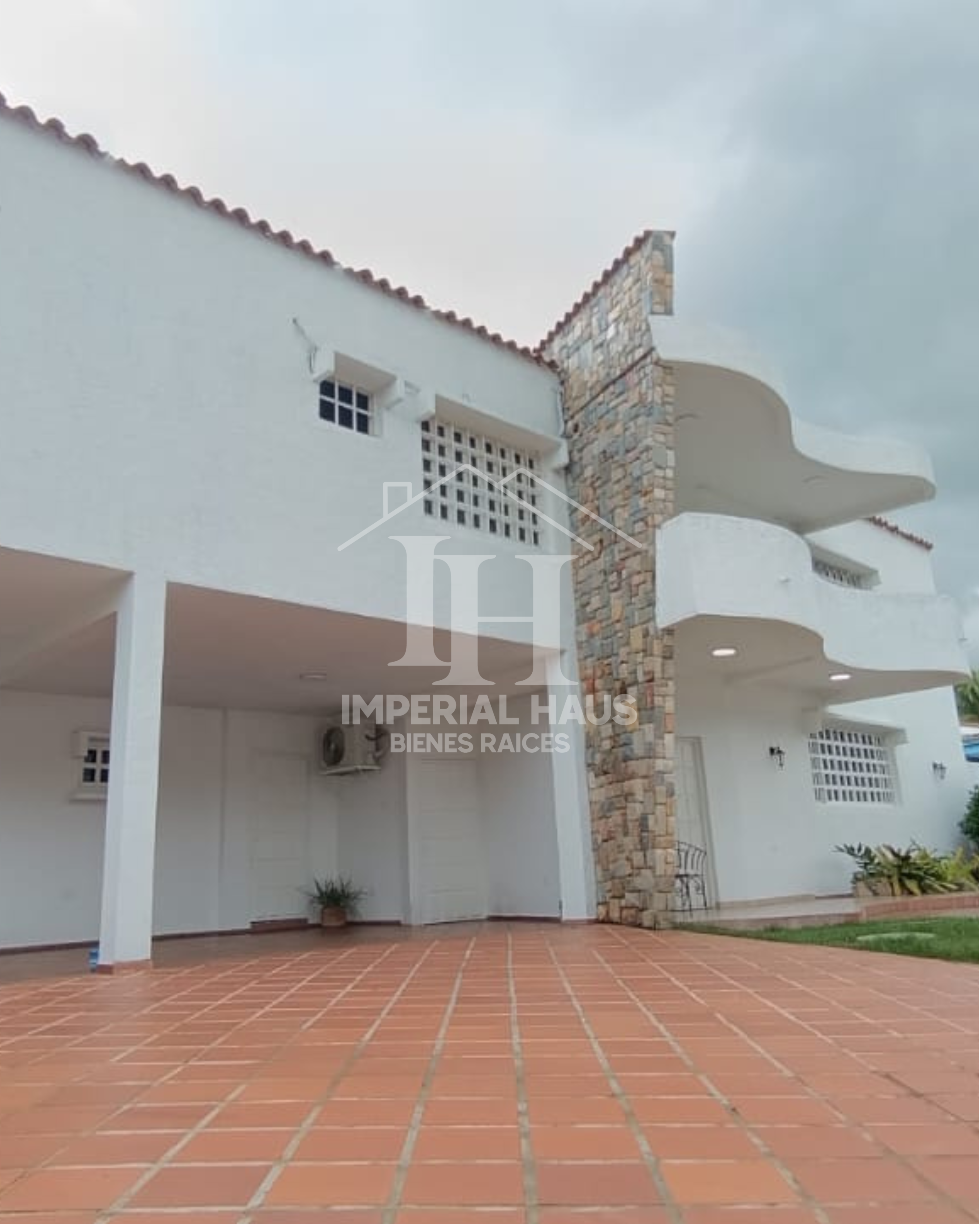 Casa de 2 Niveles en Venta San Diego Granja La Lopera 